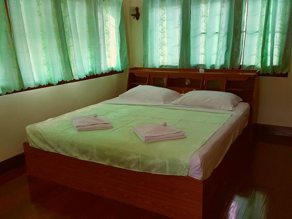Emmanuel Guesthouse Prachuap Khiri Khan Exterior foto